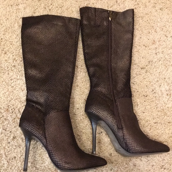 Snake Print Heeled Boots - Picture 2 of 8